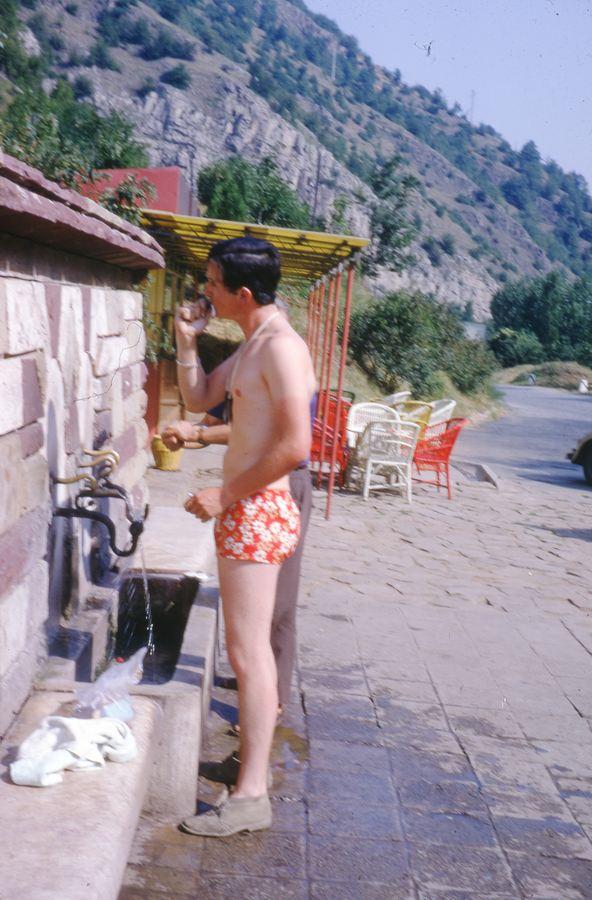 Gino fait sa toilette